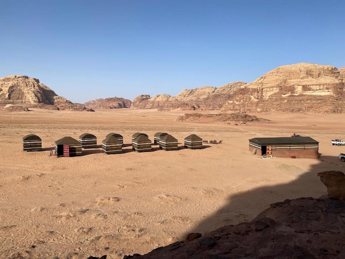 Wadi Rum camels camp Bagian luar foto