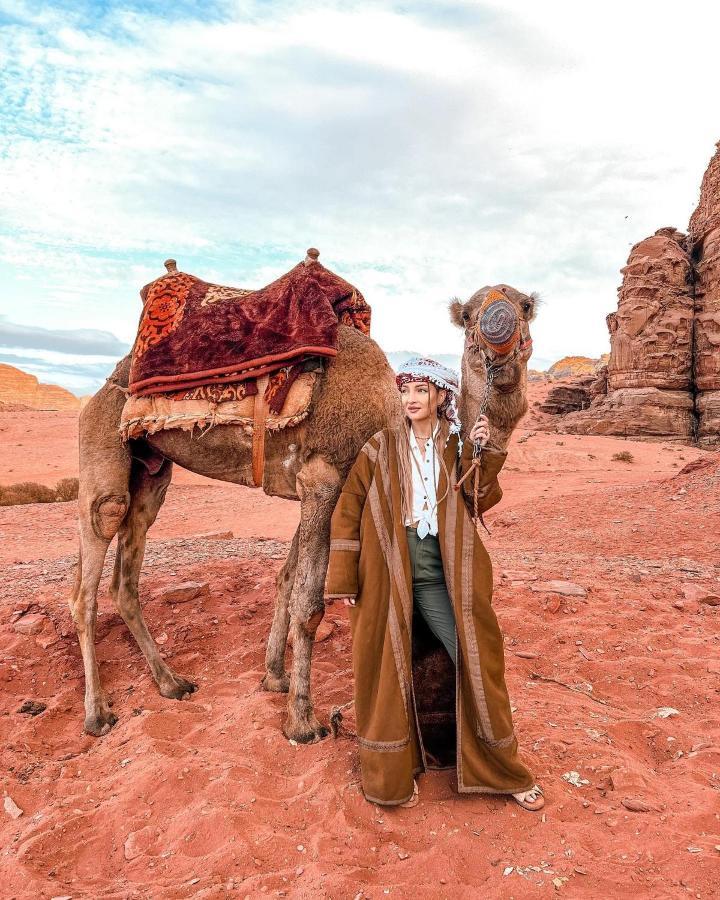 Wadi Rum camels camp Bagian luar foto